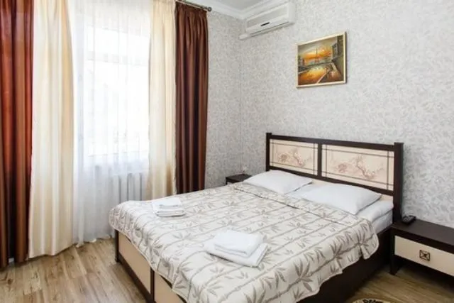 Отель Рената